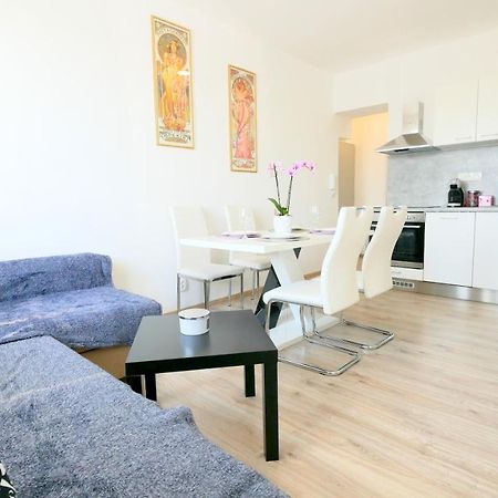 Apartman U Louckeho Klastera 2 Plus Kk 즈노이모 외부 사진