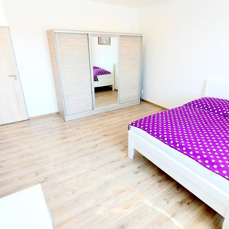 Apartman U Louckeho Klastera 2 Plus Kk 즈노이모 외부 사진