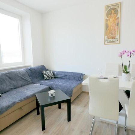 Apartman U Louckeho Klastera 2 Plus Kk 즈노이모 외부 사진