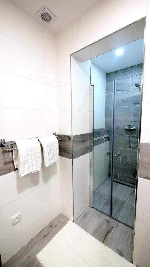 Apartman U Louckeho Klastera 2 Plus Kk 즈노이모 외부 사진